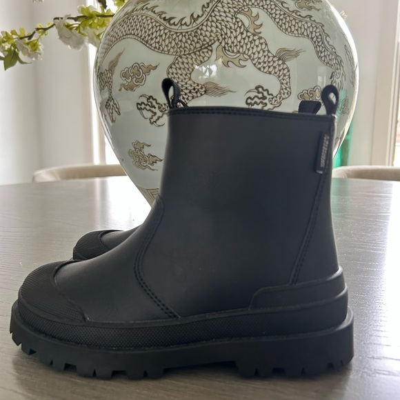 Girls H&M waterproof rain snow boots - Picture 1 of 6